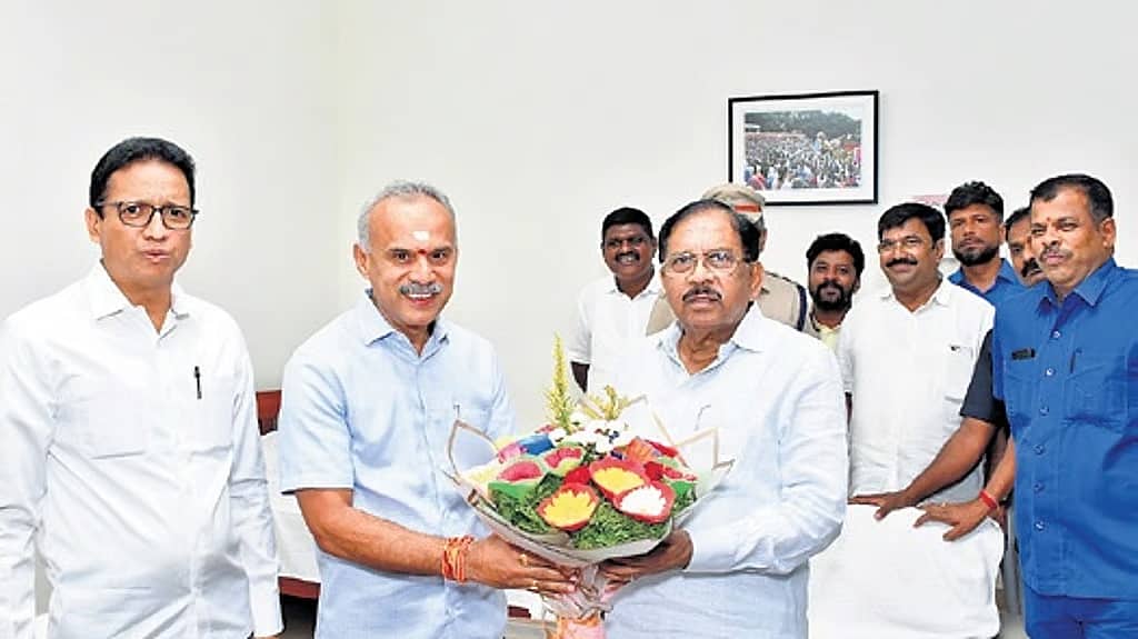 ಸರ್ಕಾರಿ ಜಾಹೀರಾತಿನಲ್ಲಿ ಫೋಟೋ ಕೈಬಿಟ್ಟ ವಿವಾದ: CM ಜೊತೆ ಚರ್ಚಿಸುವೆ ಎಂದ DCM ಪರಮೇಶ್ವರ್