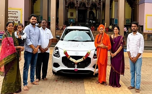 ಶಾಲೆ ಫೀಸ್ ಕಟ್ಟಿ ವಿದ್ಯೆ ಕಲಿಸಿದ ಗುರುವಿಗೆ ಕೃತಜ್ಞತೆ: ಶಿಕ್ಷಕನಿಗೆ ಹೊಸ ಕಾರು ಗಿಫ್ಟ್ ಕೊಟ್ಟ ಶಿಷ್ಯ!
