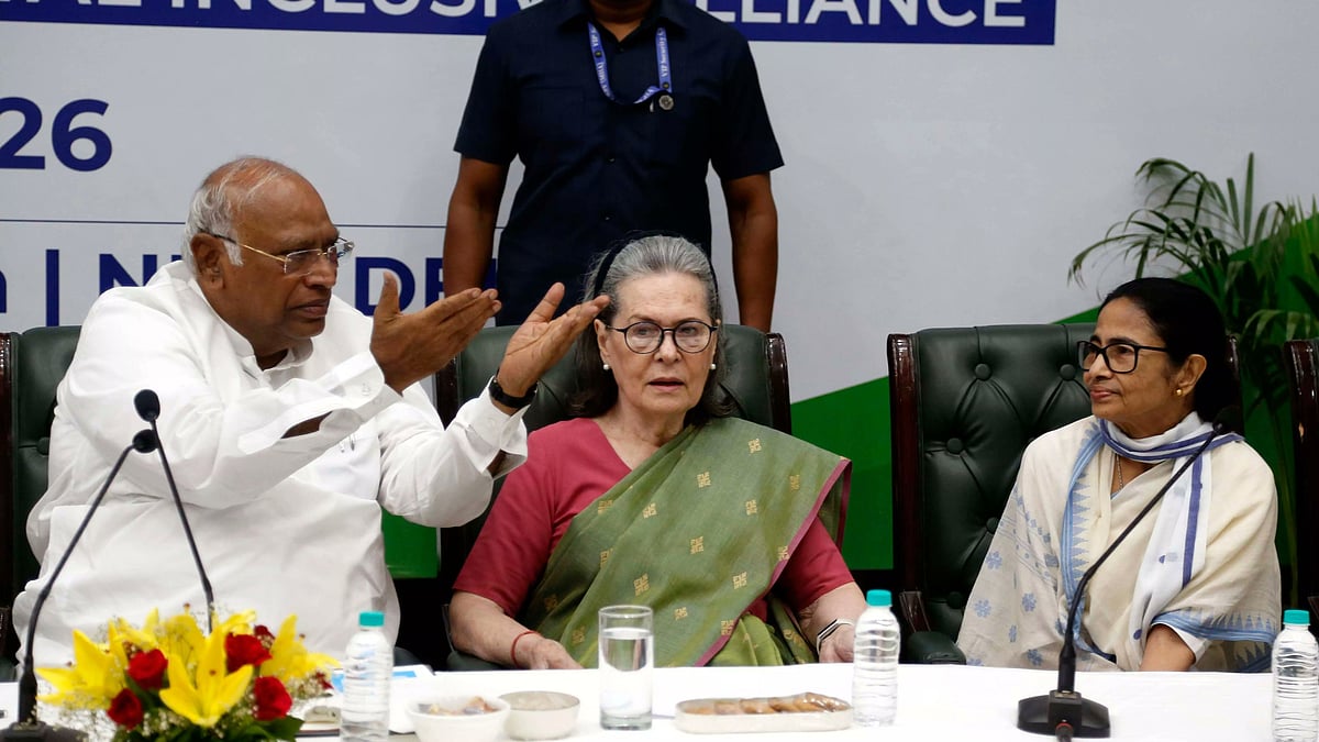 ಕಾಂಗ್ರೆಸ್ ಜೊತೆಗೆ TMC ವಿಲೀನ ಮಾತುಕತೆ ನಿಜನಾ? ಸ್ಪಷ್ಟನೆ ಕೊಟ್ಟ ಕಾಂಗ್ರೆಸ್