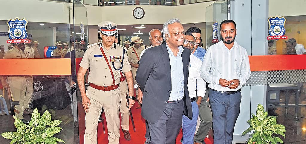 ಬೆಂಗಳೂರಿನಲ್ಲಿ ಸಂಚಾರ ನಿಯಮಗಳ ಕಟ್ಟುನಿಟ್ಟಿನ ಜಾರಿ; ಗ್ರಾಮೀಣ ಪ್ರದೇಶದ 50 ಸರ್ಕಾರಿ ಶಾಲೆಗಳಲ್ಲಿ AI ಪ್ರಯೋಗಾಲಯ ಸ್ಥಾಪನೆ: ಪ್ರಿಯಾಂಕ್ ಖರ್ಗೆ