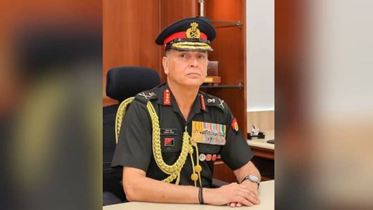 ಜನರಲ್ ಉಪೇಂದ್ರ ದ್ವಿವೇದಿ ಸೇವಾವಧಿ ಮುಕ್ತಾಯ; ನೂತನ ಸೇನಾ ಮುಖ್ಯಸ್ಥರಾಗಿ ಲೆಫ್ಟಿನೆಂಟ್ ಜನರಲ್ ಧೀರಜ್ ಸೇಠ್ ನೇಮಕ