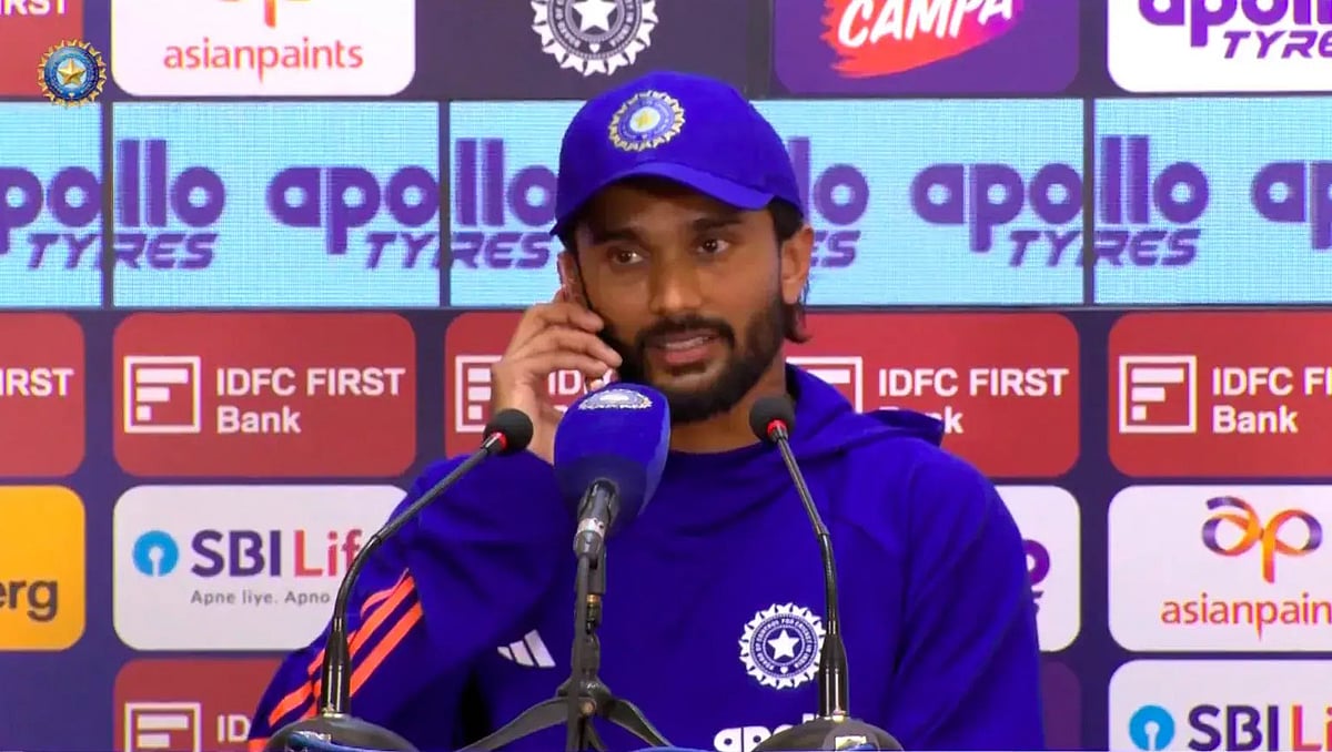 India vs Afghanistan: ಪತ್ರಿಕಾಗೋಷ್ಠಿ ಮಧ್ಯೆಯೇ ತಾಯಿಯ ಕರೆ ಸ್ವೀಕರಿಸಿದ ನಿತೀಶ್ ಕುಮಾರ್ ರೆಡ್ಡಿ; ಈ ಕ್ಷಣದ ವಿಡಿಯೋ ವೈರಲ್