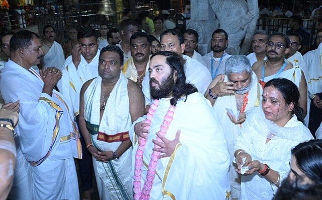 ಉಡುಪಿ: ಸಿಎಂ ವಿಜಯ್ ಬೆನ್ನಲ್ಲೇ ಕೊಲ್ಲೂರು ಮೂಕಾಂಬಿಕಾ ದೇಗುಲಕ್ಕೆ ಮುಖೇಶ್ ಅಂಬಾನಿ ಪುತ್ರ ಅನಂತ್ ಭೇಟಿ