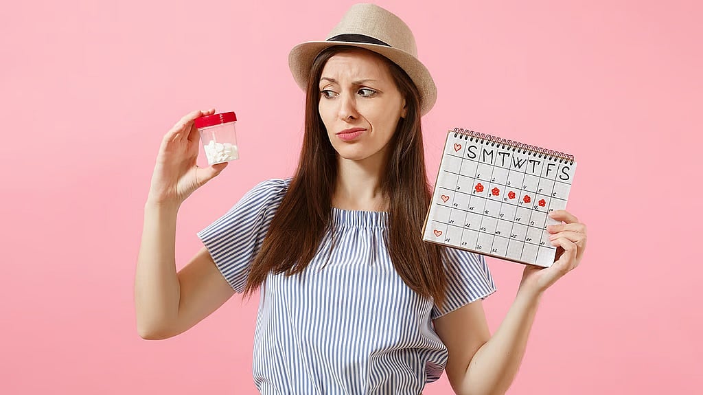 Periods ಮುಂದೂಡಲು ಮಾತ್ರೆ ತೆಗೆದುಕೊಳ್ಳುತ್ತೀರಾ? ಜೀವಕ್ಕೆ ಅಪಾಯ ತರಬಹುದು ಈ ಅಭ್ಯಾಸ; ಆರೋಗ್ಯದ ಜೊತೆ ಆಟ ಬೇಡ..!