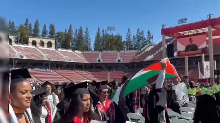 Stanford Graduation Ceremony: ಗೂಗಲ್ CEO ಸುಂದರ್ ಪಿಚೈ ವೇದಿಕೆ ಏರುತ್ತಿದ್ದಂತೆಯೇ ಪ್ರತಿಭಟನೆ ನಡೆಸಿದ ವಿದ್ಯಾರ್ಥಿಗಳು! Video