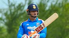 'ಹೊರಗಿನ ಗದ್ದಲವನ್ನು ನಿರ್ಲಕ್ಷ್ಯಿಸಿ': ವೈಭವ್ ಸೂರ್ಯವಂಶಿಗೆ ಶ್ರೀಲಂಕಾ ಮಾಜಿ ಆಟಗಾರ ಅನುರಾ ತೆನ್ನೆಕೂನ್ ಸಲಹೆ
