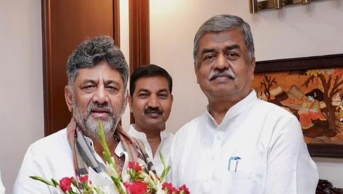 ವರಸೆ ಬದಲಿಸಿದ ವಲಸಿಗರು: ಹತಾಶೆಯಿಂದ ಸಿದ್ದು ಬಣ ತೊರೆದ ಅಹಿಂದ ನಾಯಕರು; ಸರ್ಕಾರದಲ್ಲಿ ಮೂಲ ಕಾಂಗ್ರೆಸ್ಸಿಗರ ಕಾರು-ಬಾರು!