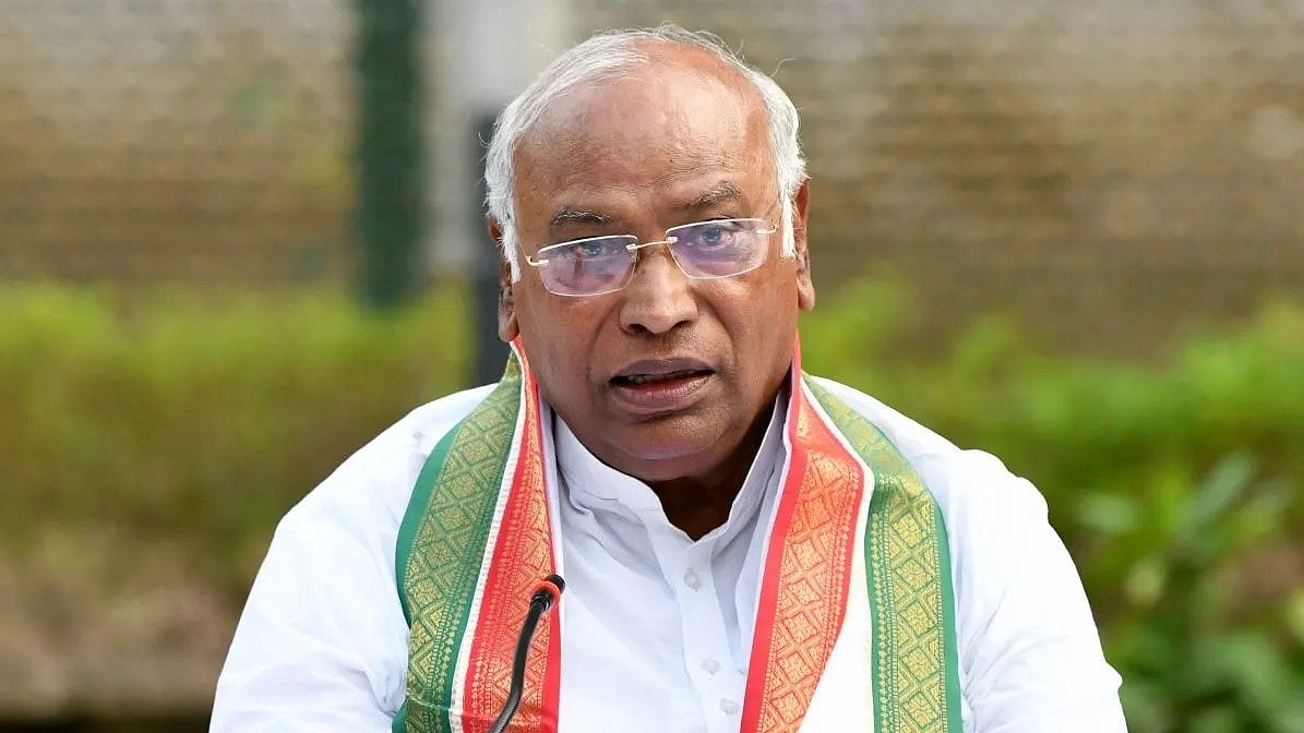 ವಿದ್ಯಾರ್ಥಿಗಳು ಸತ್ತರೂ ಕುರ್ಚಿಗೆ ಅಂಟಿಕೊಂಡು ಕೂತಿರುವ ಧರ್ಮೇಂದ್ರ ಪ್ರಧಾನ್: ಮಲ್ಲಿಕಾರ್ಜುನ ಖರ್ಗೆ ಕಿಡಿ