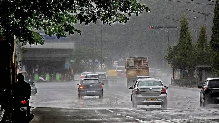 ರಾಜ್ಯದ ಕೆಲವೆಡೆ ಮೂರು ದಿನ ಭಾರಿ ಮಳೆ ಸಾಧ್ಯತೆ: ಸೋಮವಾರ 13 ಜಿಲ್ಲೆಗಳಿಗೆ 'ಯೆಲ್ಲೊ ಅಲರ್ಟ್' ಘೋಷಣೆ