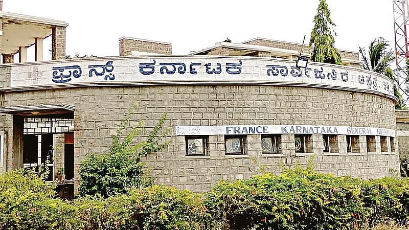 ಯೋಗ ಬೋಧಿಸಿ ವಿದೇಶಿಗರ ಮನಗೆದ್ದ ಕನ್ನಡಿಗ: France ದೇಶದ ಅತ್ಯುನ್ನತ 'Legion of Honour' ಗೌರವ ಪಡೆದ ಗದಗದ ಮಹೇಶ್ ಘಾತ್ರಡ್ಯಾಳ್ ಯಶೋಗಾಥೆ..!