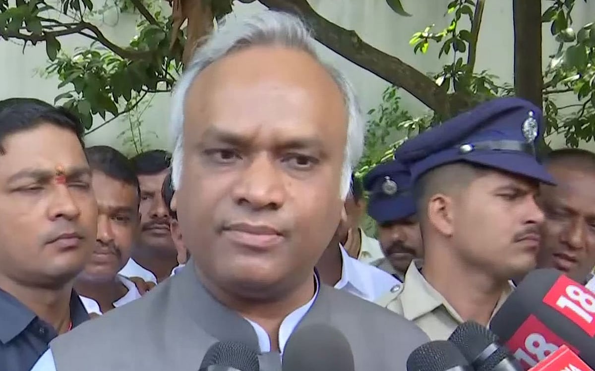 ಎಷ್ಟು ಜನ 'ಬಲಿತ ದಲಿತ'ರಿದ್ದಾರೆ ತೋರಿಸಲಿ; ನನ್ನ ಮೇಲೂ ಇಡಿ ದಾಳಿ ಸಾಧ್ಯತೆಯಿದೆ: ಪ್ರಿಯಾಂಕ್ ಖರ್ಗೆ