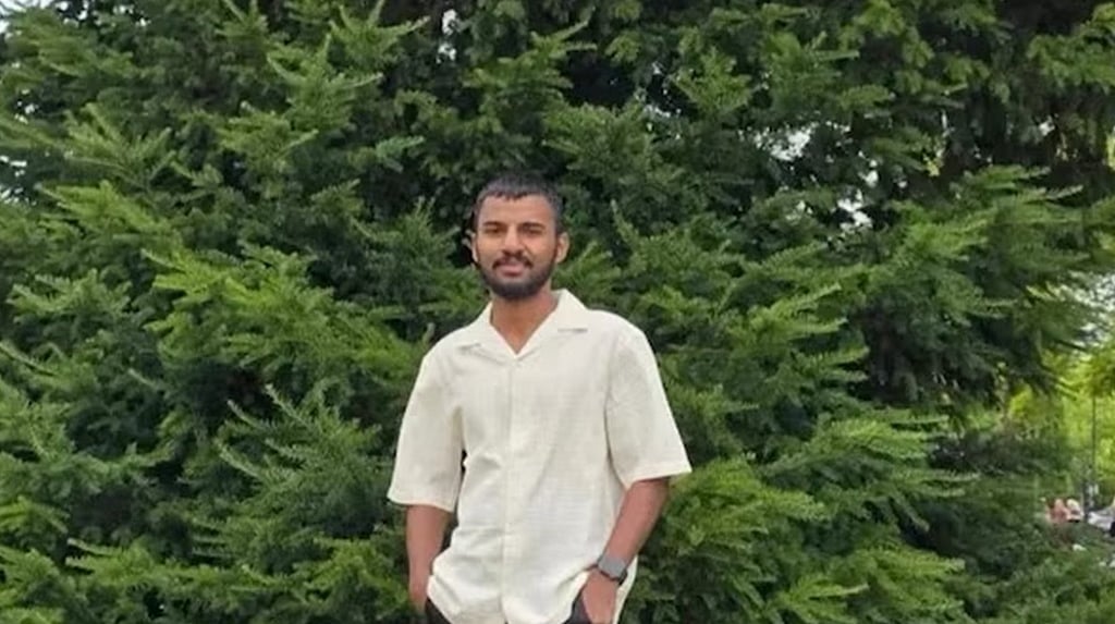 ಲಂಡನ್ನಲ್ಲಿ ಭಾರತೀಯ ವಿದ್ಯಾರ್ಥಿ ನಿಗೂಢ ಸಾವು; Birthday ಪಾರ್ಟಿ ಬಳಿಕ ರೂಮ್ನಲ್ಲಿ ಶವವಾಗಿ ಪತ್ತೆ, ಕುಟುಂಬ ಕಂಗಾಲು..!