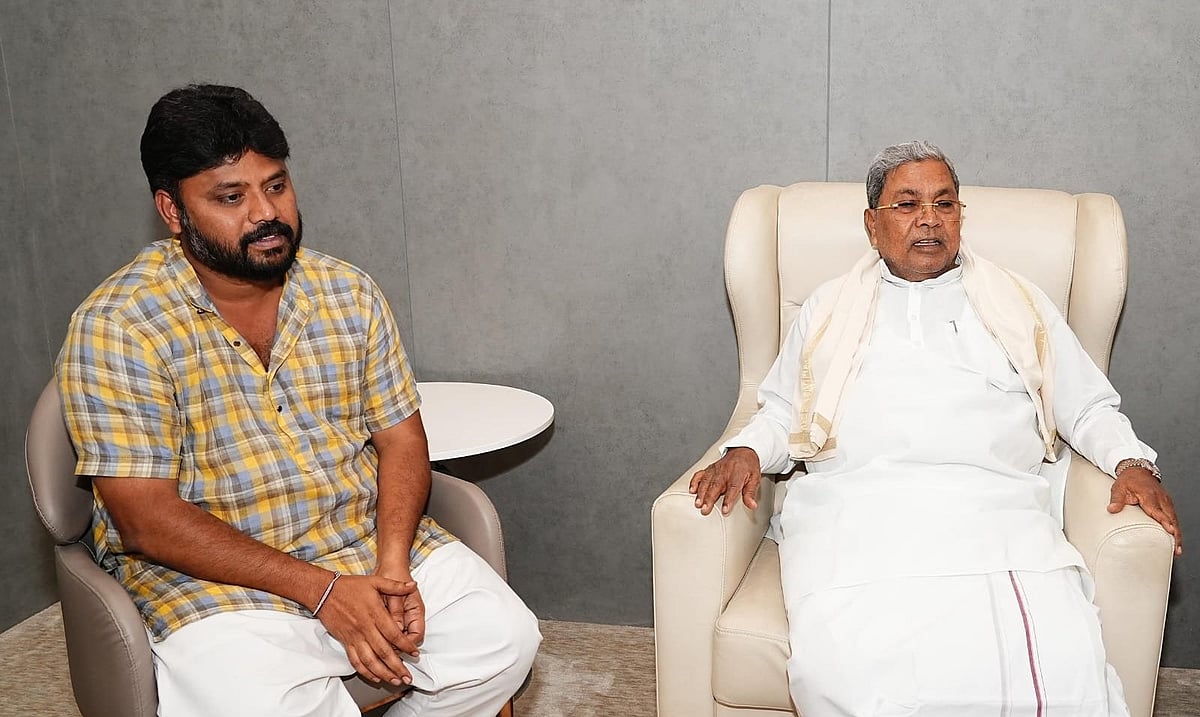 ಚಪ್ಪಲಿ ಎಸೆತ ಪ್ರಕರಣ: ನನ್ನ ಕುಟುಂಬವನ್ನು ಕೀಳಾಗಿ ನಿಂದಿಸಿದರು; ಸಿದ್ದರಾಮಯ್ಯ ಮುಂದೆ ಪ್ರದೀಪ್ ಈಶ್ವರ್ ಕಣ್ಣೀರು!