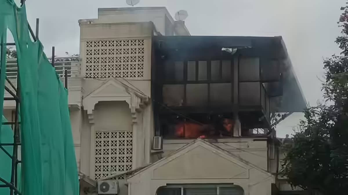 ಬೆಂಗಳೂರಿನ ಗರುಡ ಮಾಲ್ ಸಮೀಪದ ಅಪಾರ್ಟ್ಮೆಂಟ್ನಲ್ಲಿ ಭಾರೀ ಅಗ್ನಿ ಅವಘಡ; ಹೊತ್ತಿ ಉರಿದ ಕಟ್ಟಡ!