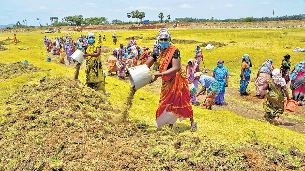'ಭಾರತದ ಆತ್ಮ' ಹಳ್ಳಿಗಳಲ್ಲಿದೆ ಎಂಬುದು ಮಹಾತ್ಮ ಗಾಂಧಿ ಅಭಿಪ್ರಾಯ: ಹೊಸ ಗ್ರಾಮೀಣ ಉದ್ಯೋಗ ಯೋಜನೆಯಿಂದ ದುರ್ಬಲ ಕಾರ್ಮಿಕರಿಗೆ ಅನ್ಯಾಯ; ಕಾಂಗ್ರೆಸ್