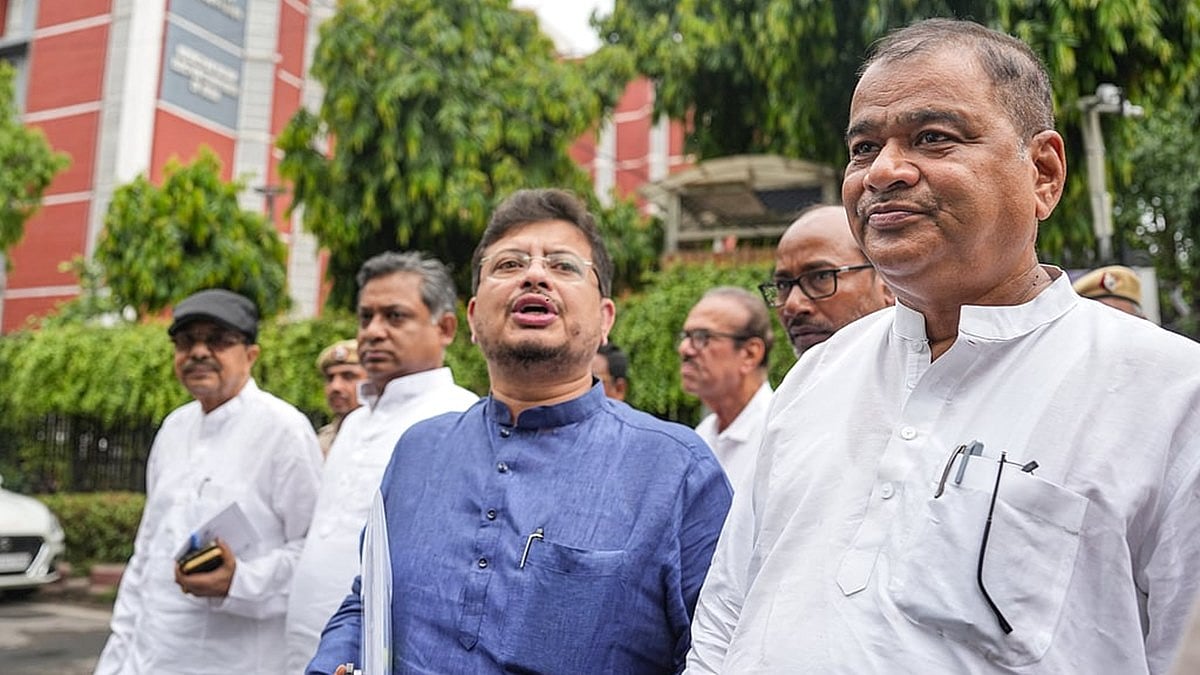 ಬಂಡಾಯ ಬಣದಿಂದ  ECI ಮುಂದೆ ಪಕ್ಷದ ಮೇಲೆ ಹಕ್ಕು ಮಂಡನೆ: ತೀವ್ರಗೊಂಡ ಟಿಎಂಸಿ ಆಂತರಿಕ ಕಲಹ