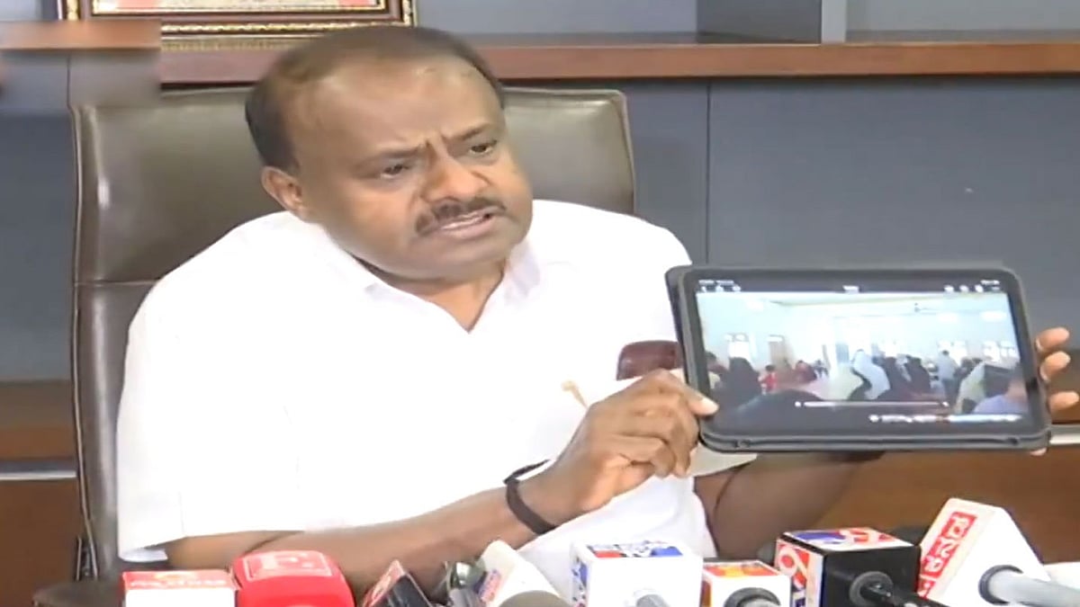 Video: ಕಳ್ಳ ಮತದಾರರ ಒಂದು ಕಡೆ ಕೂರಿಸಿ SIR ಮಾಡುತ್ತಿದ್ದಾರೆ: HD Kumaraswamy