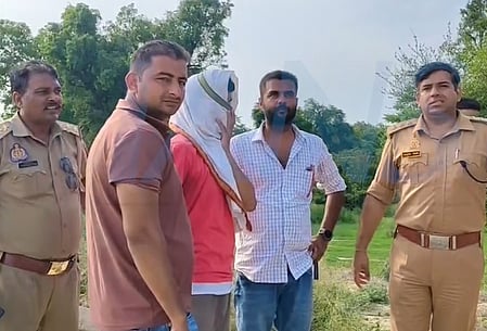 ರಾಮ ಮಂದಿರದಿಂದ ಕದ್ದ ಹಣದಲ್ಲಿ ಗರ್ಲ್ಫ್ರೆಂಡ್ಗೆ ಐಫೋನ್ ಗಿಫ್ಟ್: ಪ್ರಮುಖ ಆರೋಪಿ ಶುಕ್ಲಾ ತಪ್ಪೊಪ್ಪಿಗೆ!