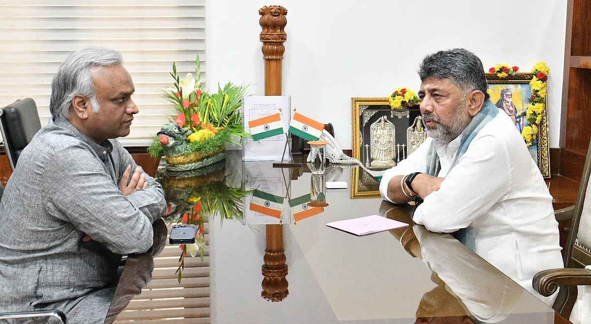 SIR ಬಗ್ಗೆ ನಮ್ಮ ಪ್ರಶ್ನೆಗಳಿಗೆ ಚುನಾವಣಾ ಆಯೋಗ ಉತ್ತರಿಸುತ್ತಿಲ್ಲ; ನ್ಯಾಯಸಮ್ಮತ ಮತದಾರರ ಪಟ್ಟಿ ಪರಿಷ್ಕರಣೆ ಪ್ರಕ್ರಿಯೆ ಅಗತ್ಯ: ಪ್ರಿಯಾಂಕ್ ಖರ್ಗೆ; Video