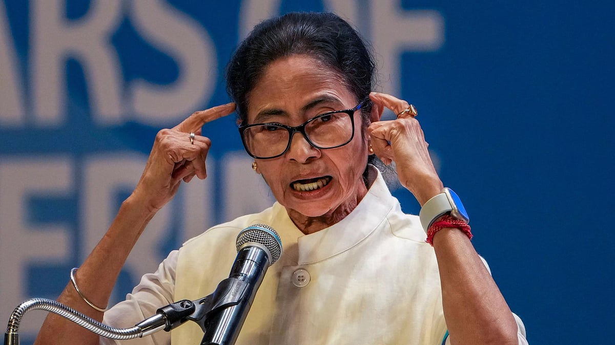 ನಾನು ಸೋತಿದ್ದೇನೆ, ಸತ್ತಿಲ್ಲ: TMC ಕೇಂದ್ರ ಕಚೇರಿಗೆ ಬಿಗ... ಬಂಡಾಯ ನಾಯಕರ ವಿರುದ್ಧ ಮಮತಾ ಬ್ಯಾನರ್ಜಿ ಗರಂ