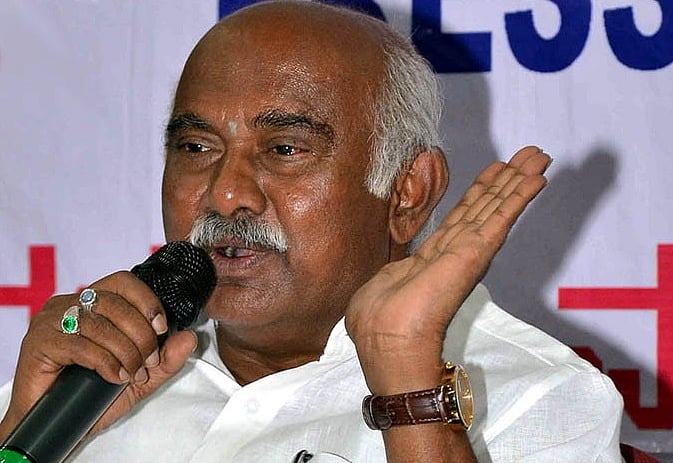 ತಮ್ಮ ಪುತ್ರನ ಪ್ರಭಾವ ಕುಗ್ಗುತ್ತದೆಂದು ತನ್ವೀರ್ ಸೇಠ್ ಗೆ ಸಚಿವ ಸ್ಥಾನ ತಪ್ಪಿಸಿದ ಮಾಜಿ ಸಿಎಂ: ಎಚ್ ವಿಶ್ವನಾಥ್
