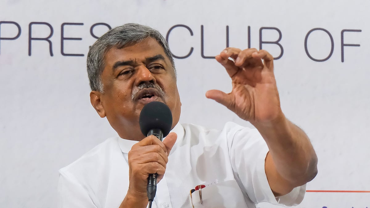 ಗೃಹ ಸಚಿವ ಪ್ರಿಯಾಂಕ್ ಖರ್ಗೆ ಬೆನ್ನಲ್ಲೆ ಇದೀಗ KPCC ಅಧ್ಯಕ್ಷ ಬಿ.ಕೆ ಹರಿಪ್ರಸಾದ್ಗೆ ಲೀಗಲ್ ನೋಟಿಸ್!