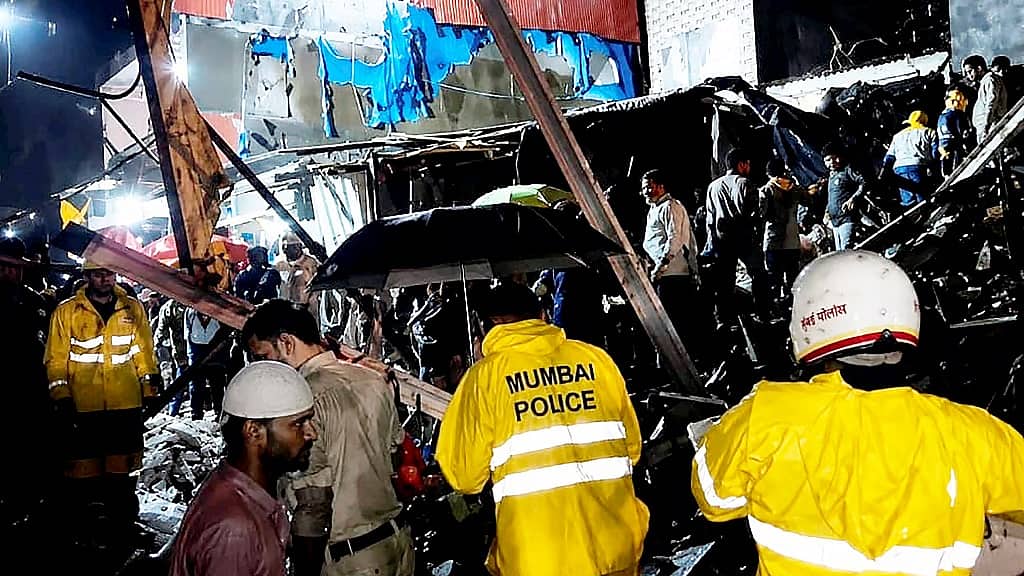 ಮುಂಬೈನಲ್ಲಿ ಮಳೆ ಅವಾಂತರ: ಮನ್ಖುರ್ದ್'ನಲ್ಲಿ 4 ಅಂತಸ್ತಿನ ಕಟ್ಟಡ ಕುಸಿತ; 6 ಮಂದಿ ಸಾವು; Video