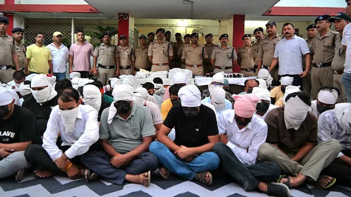 ರಾಮನಗರ: ಹೋಂ ಸ್ಟೇ, ರೆಸಾರ್ಟ್ ಹೆಸರಲ್ಲಿ ಹೈಟೆಕ್ ಸೆಕ್ಸ್ ದಂಧೆ; 10 ಯುವತಿಯರ ರಕ್ಷಣೆ, 52 ಜನರ ಬಂಧನ