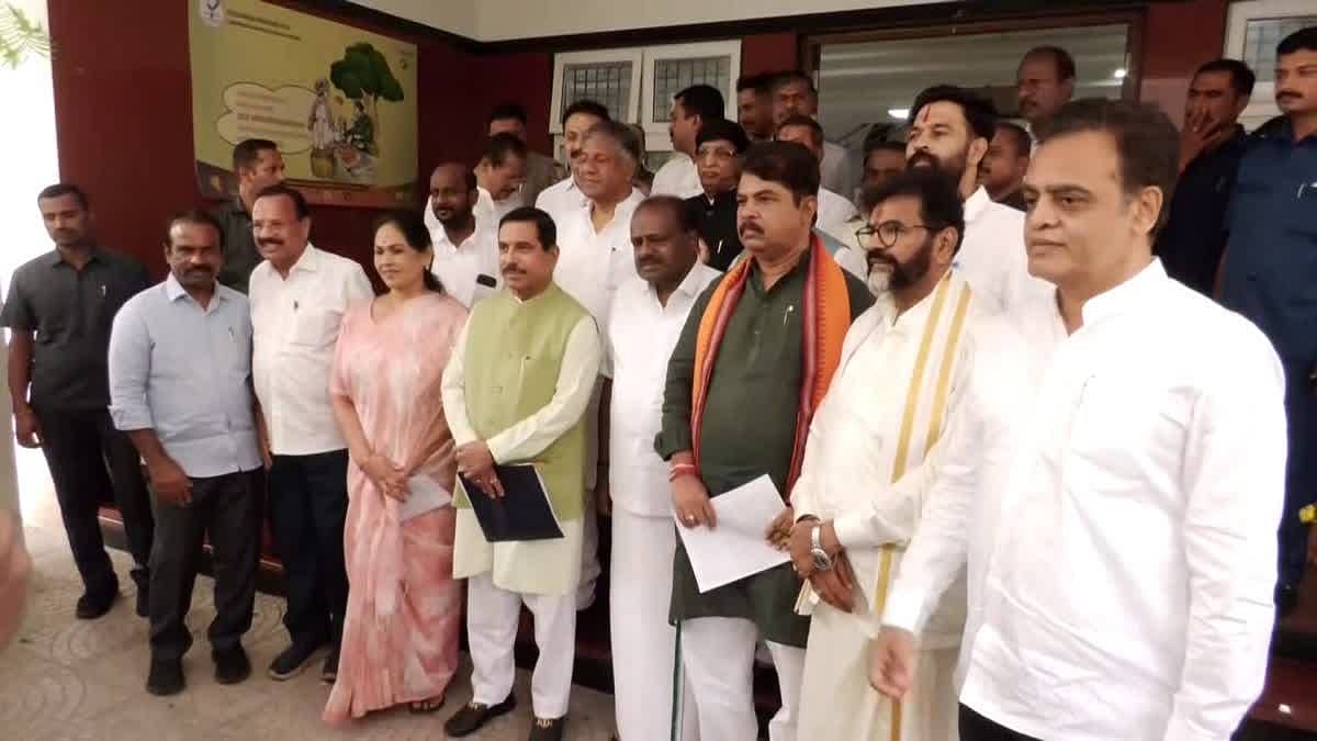 ಎಸ್ಐಆರ್ನಲ್ಲಿ 'ಸಾಮೂಹಿಕ ಅಕ್ರಮ' ಆರೋಪ: ಚುನಾವಣಾಧಿಕಾರಿಗಳಿಗೆ NDA ನಾಯಕರಿಂದ ದೂರು ಸಲ್ಲಿಕೆ