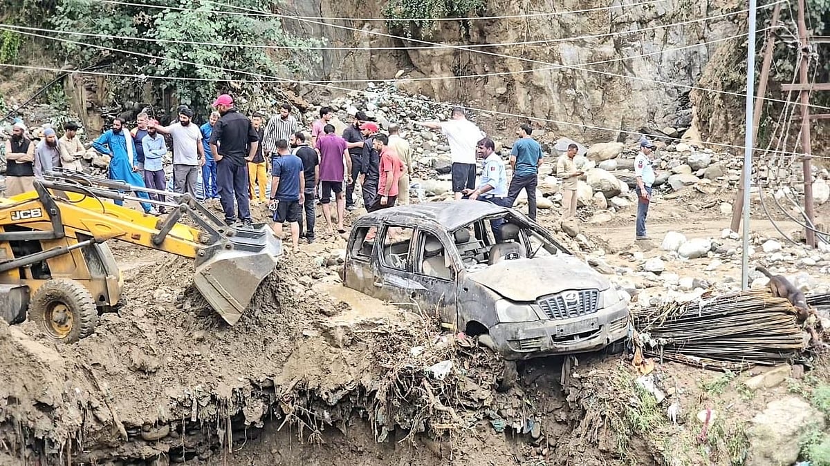 Kishtwar ನಲ್ಲಿ ಭಾರೀ ಮಳೆ: ಕ್ವಾರ್ ಜಲವಿದ್ಯುತ್ ಯೋಜನೆ ಬಳಿ ಭೀಕರ ಭೂಕುಸಿತ, Video