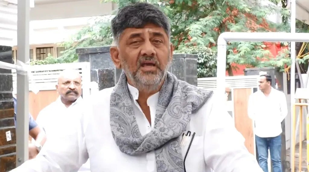 ಪಾದಚಾರಿ ಮಾರ್ಗ ತೆರವು: 'ಬೀದಿ ವ್ಯಾಪಾರಿಗಳಿಗೆ ಪರ್ಯಾಯ ವ್ಯವಸ್ಥೆ'- CM ಡಿ.ಕೆ ಶಿವಕುಮಾರ್; Video