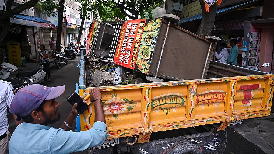 ಬೆಂಗಳೂರಿನಲ್ಲಿ ಪಾದಚಾರಿ ಮಾರ್ಗ ತೆರವು ಕಾರ್ಯಾಚರಣೆ: ಜುಲೈ 8ರಂದು ನಗರದಾದ್ಯಂತ ಬಂದ್ ಗೆ ಬೀದಿಬದಿ ವ್ಯಾಪಾರಿಗಳ ಕರೆ