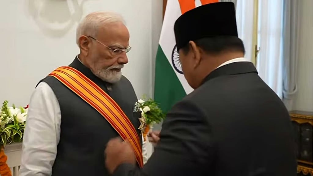 ಪ್ರಧಾನಿ ಮೋದಿಗೆ ಮತ್ತೊಂದು ಅಂತಾರಾಷ್ಟ್ರೀಯ ಗೌರವ; Indonesiaದ ಅತ್ಯುನ್ನತ Bintang Adipurna ನಾಗರಿಕ ಪ್ರಶಸ್ತಿ ಪ್ರದಾನ..!