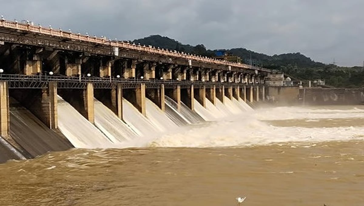 ಶಿವಮೊಗ್ಗದಲ್ಲಿ ಭಾರಿ ಮಳೆ: ಭೋರ್ಗರೆದು ಹರಿಯುತ್ತಿರುವ ನದಿಗಳು; ಮೂರು ಜಲಾಶಯ ಭರ್ತಿ!