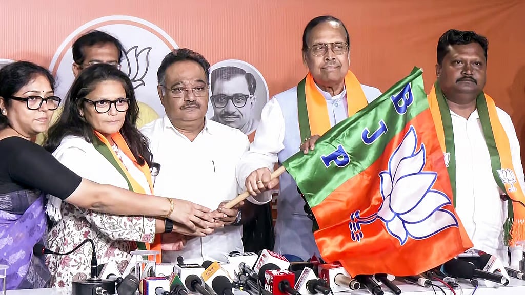 ಮಮತಾ ಬ್ಯಾನರ್ಜಿಗೆ ಮತ್ತೊಂದು ದೊಡ್ಡ ಹೊಡೆತ: BJP ತಂತ್ರಕ್ಕೆ ದೀದಿ ಸುಸ್ತು; ಕೇಸರಿ ಪಾಳಯಕ್ಕೆ 3 ಮಾಜಿ ಸಂಸದರು ಸೇರ್ಪಡೆ!
