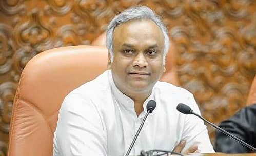'ನಮ್ಮಪ್ಪಂಗೆ CM ಸ್ಥಾನ ಸಿಗಲಿಲ್ಲ, ಅನ್ಯಾಯ ಆಗಿದೆ ಎಂದು ಒಮ್ಮೆಯಾದ್ರೂ ಹೇಳಿದ್ರಾ?; B ಫಾರಂಗಾಗಿ ಪಕ್ಷದ ಬಾಗಿಲು ಕಾಯ್ದ ದಿನಗಳನ್ನು ಮರೆಯಬೇಡಿ'