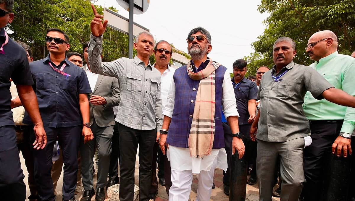 ಬೆಂಗಳೂರಲ್ಲಿ ಆಪರೇಷನ್ ಫುಟ್ಪಾತ್: ಇದುವರೆಗೆ 9,878 ಅತಿಕ್ರಮಣ ತೆರವು; CM ಡಿಕೆಶಿ ಸಿಟಿ ರೌಂಡ್ಸ್!