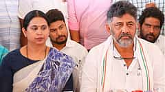 ಮಂತ್ರಿಗಿರಿ ರಹಸ್ಯ?: ಸಿಎಂ DK Shivakumar ಭೇಟಿಯಾದ ಮಾಜಿ ಸಚಿವೆ ಲಕ್ಷ್ಮೀ ಹೆಬ್ಬಾಳ್ಕರ್ ಮತ್ತು ಕುಟುಂಬ!