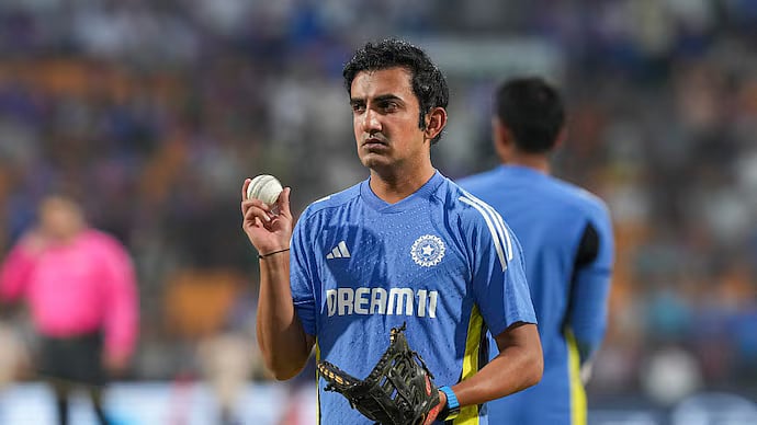 ಬ್ಯಾಕ್ ಟು ಬ್ಯಾಕ್ ಸರಣಿ ಸೋಲು: ಕೋಚ್ Gautam Gambhir ರೆಕ್ಕೆಪುಕ್ಕ ಕಟ್? BCCI ಮಹತ್ವದ ರೀವ್ಯೂ ಮೀಟಿಂಗ್!