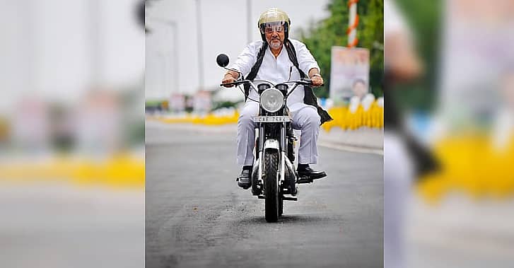 ಡಿ.ಕೆ ಶಿವಕುಮಾರ್ ಮತ್ತು ಯೆಜ್ಡಿ ರೋಡ್ಕಿಂಗ್: CM ಕಾಲೇಜು ದಿನಗಳ ಈ ಬೈಕ್ ರಾಜಕೀಯ ಪಯಣಕ್ಕೆ ಸಾಕ್ಷಿ; Video