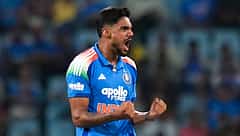 ಇಂಗ್ಲೆಂಡ್ ಬ್ಯಾಟ್ಸ್‌ಮನ್ ಕಡೆಗೆ ಚೆಂಡು ಎಸೆದ ಗುರ್ನೂರ್ ಬ್ರಾರ್‌; ಭಾರತದ ವೇಗಿಗೆ ICC ಎಚ್ಚರಿಕೆ!