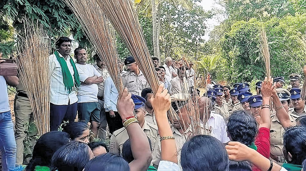 ಸಾಂಪ್ರದಾಯಿಕ ವೈರತ್ವಕ್ಕೆ ಬಿಡದಿ ಬಿಕ್ಕಟ್ಟು ನೆಪ (ನೇರ ನೋಟ)