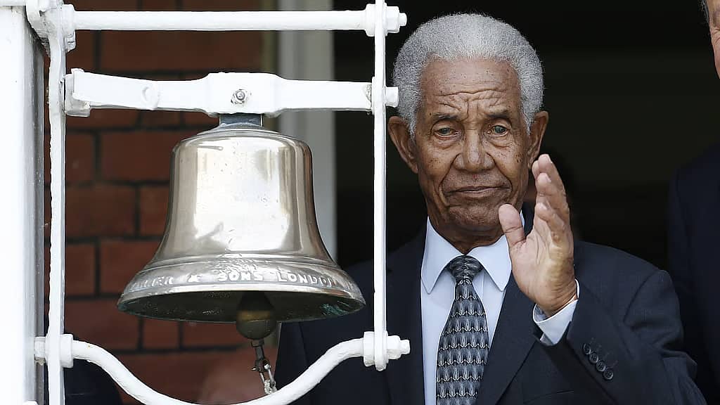 ವೆಸ್ಟ್ ಇಂಡೀಸ್ ಕ್ರಿಕೆಟ್ ದಿಗ್ಗಜ Sir Garry Sobers ನಿಧನ, 6 ಸಿಕ್ಸರ್ ಸಿಡಿಸಿದ ಮೊದಲ ಬ್ಯಾಟರ್!