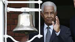 ವೆಸ್ಟ್ ಇಂಡೀಸ್ ಕ್ರಿಕೆಟ್ ದಿಗ್ಗಜ Sir Garry Sobers ನಿಧನ, 6 ಸಿಕ್ಸರ್ ಸಿಡಿಸಿದ ಮೊದಲ ಬ್ಯಾಟರ್!