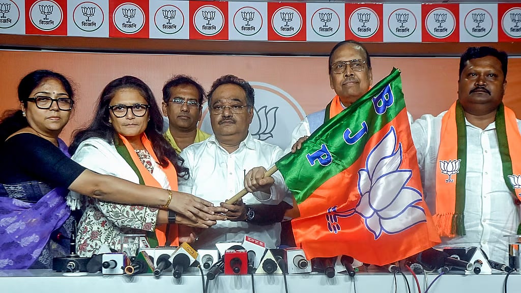 ದೀದಿಗೆ ಗಾಯದ ಮೇಲೆ ಬರೆ: ಬಿಜೆಪಿ ಸೇರ್ಪಡೆ ಬೆನ್ನಲ್ಲೇ ಮೂವರು TMC ಮಾಜಿ ಸಂಸದರು ಮತ್ತೆ ರಾಜ್ಯಸಭೆಗೆ ಅವಿರೋಧ ಆಯ್ಕೆ!