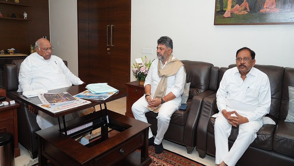 ನೀಟ್ ಪ್ರಶ್ನೆಪತ್ರಿಕೆ ಸೋರಿಕೆ: ಮೋದಿ ಮೊದಲೇ ಮಾತನಾಡಬೇಕಿತ್ತು ಎಂದ ಡಿಕೆಶಿ; NEET ರದ್ದುಪಡಿಸಿ CET ಜಾರಿಗೆ ತನ್ನಿ- ಪರಮೇಶ್ವರ್ ಆಗ್ರಹ