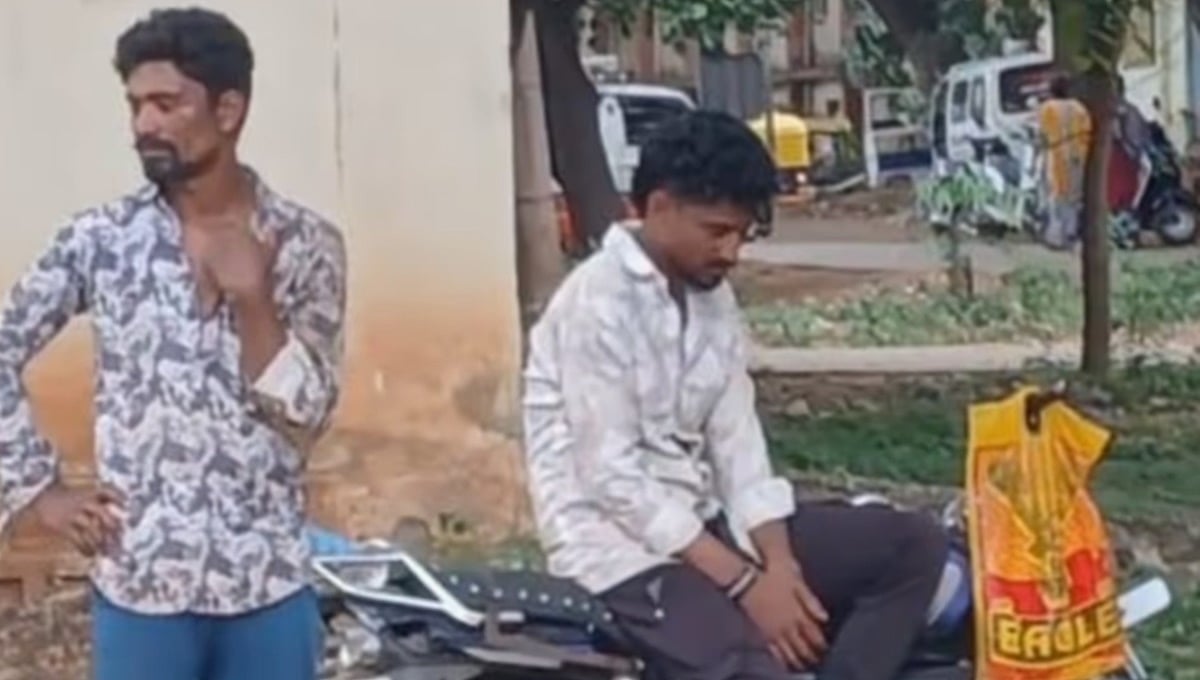 ನ್ಯಾಯಕ್ಕಾಗಿ ಸಮಾಧಿ ಅಗೆದು ತಾಯಿಯ ಕೊಳೆತ ಶವವನ್ನೇ ಬೈಕ್ನಲ್ಲಿ ತಂದ ಮಕ್ಕಳು: ಬೆಚ್ಚಿಬಿದ್ದ ದಾವಣಗೆರೆ!