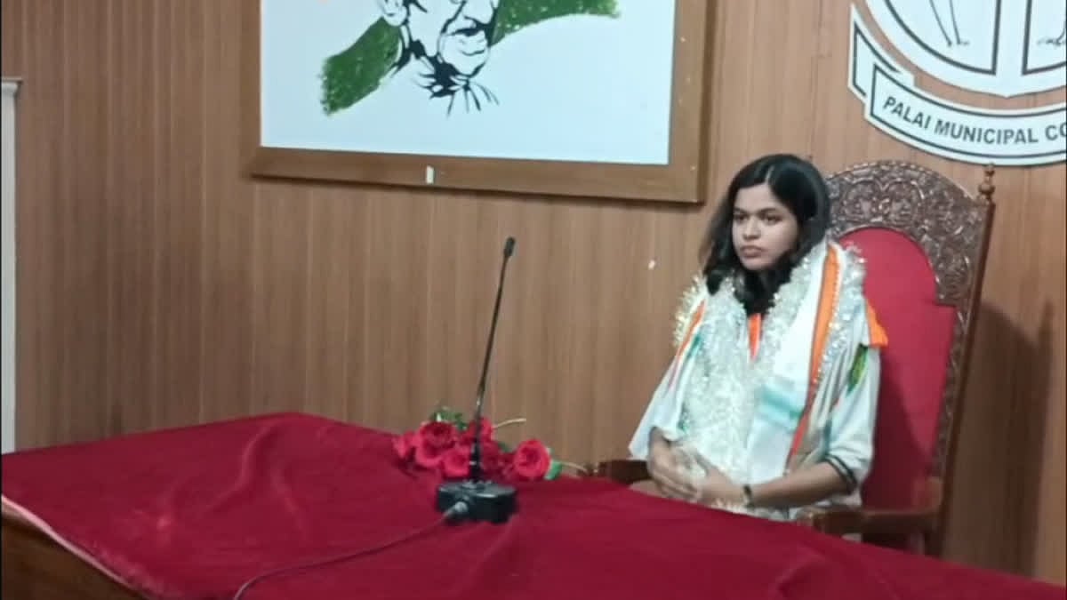 ಕೇರಳದಲ್ಲಿ ರಾಜಕೀಯ ಹೈಡ್ರಾಮಾ: ಅವಿಶ್ವಾಸ ನಿರ್ಣಯ; ಅಧಿಕಾರ ಕಳೆದುಕೊಂಡ ದೇಶದ ಕಿರಿಯ ಪೌರಸಭಾಧ್ಯಕ್ಷೆ!