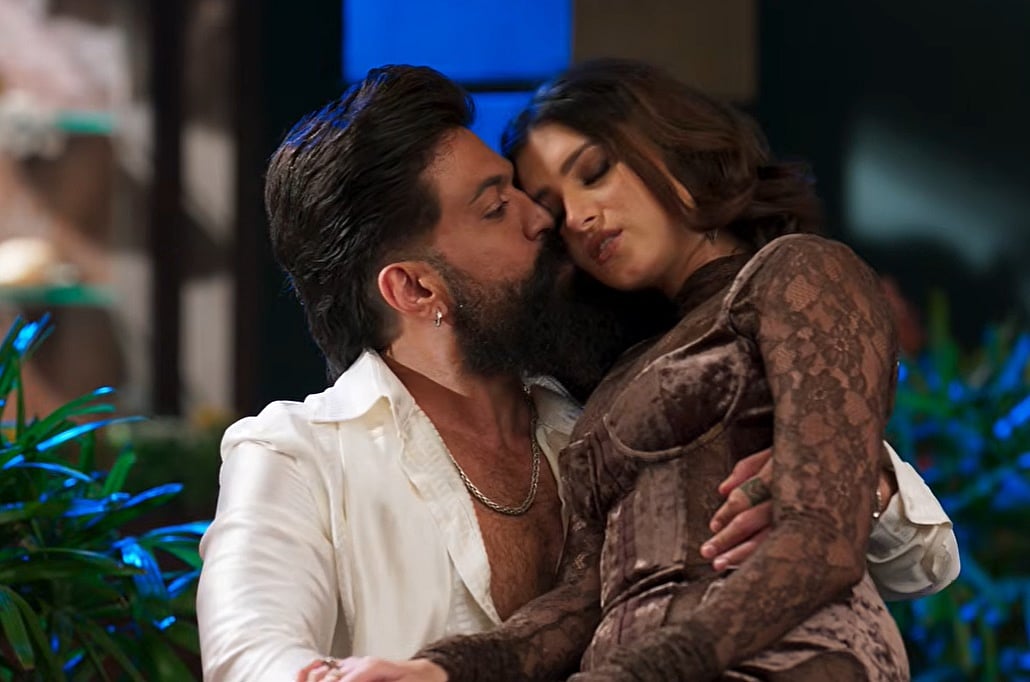 Toxic Song: ಯಶ್-ತಾರಾ ಸುತಾರಿಯಾ ಕೆಮಿಸ್ಟ್ರಿ 'ಮನಮೋಹಕ..'; 'ಟಾಕ್ಸಿಕ್' ಚಿತ್ರದ ಸಾಂಗ್ ಬಿಡುಗಡೆ; Video