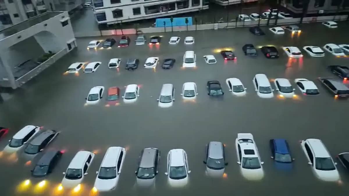 Gujarat Floods: ಮಳೆಯ ಆರ್ಭಟಕ್ಕೆ ಗುಜರಾತ್ ತತ್ತರ! ವಲ್ಸಾಡ್ ಜಲಾವೃತ, ಜನಜೀವನ ಅಸ್ತವ್ಯಸ್ತ, Video